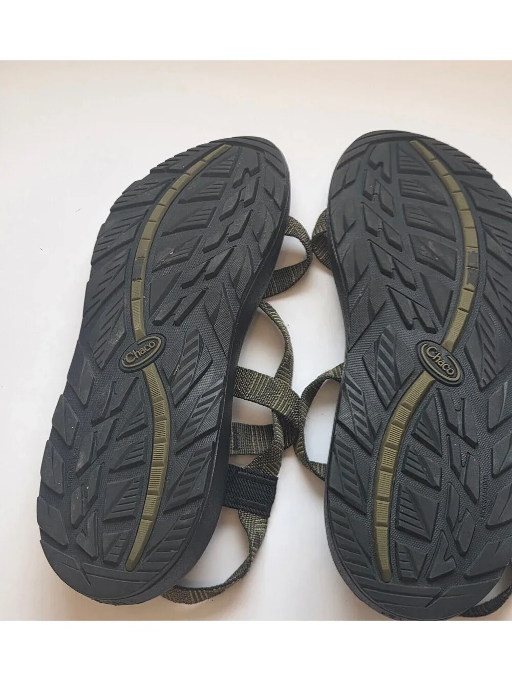 Chaco Men's Outdoor Strappy Green and Black Sandals Size 13